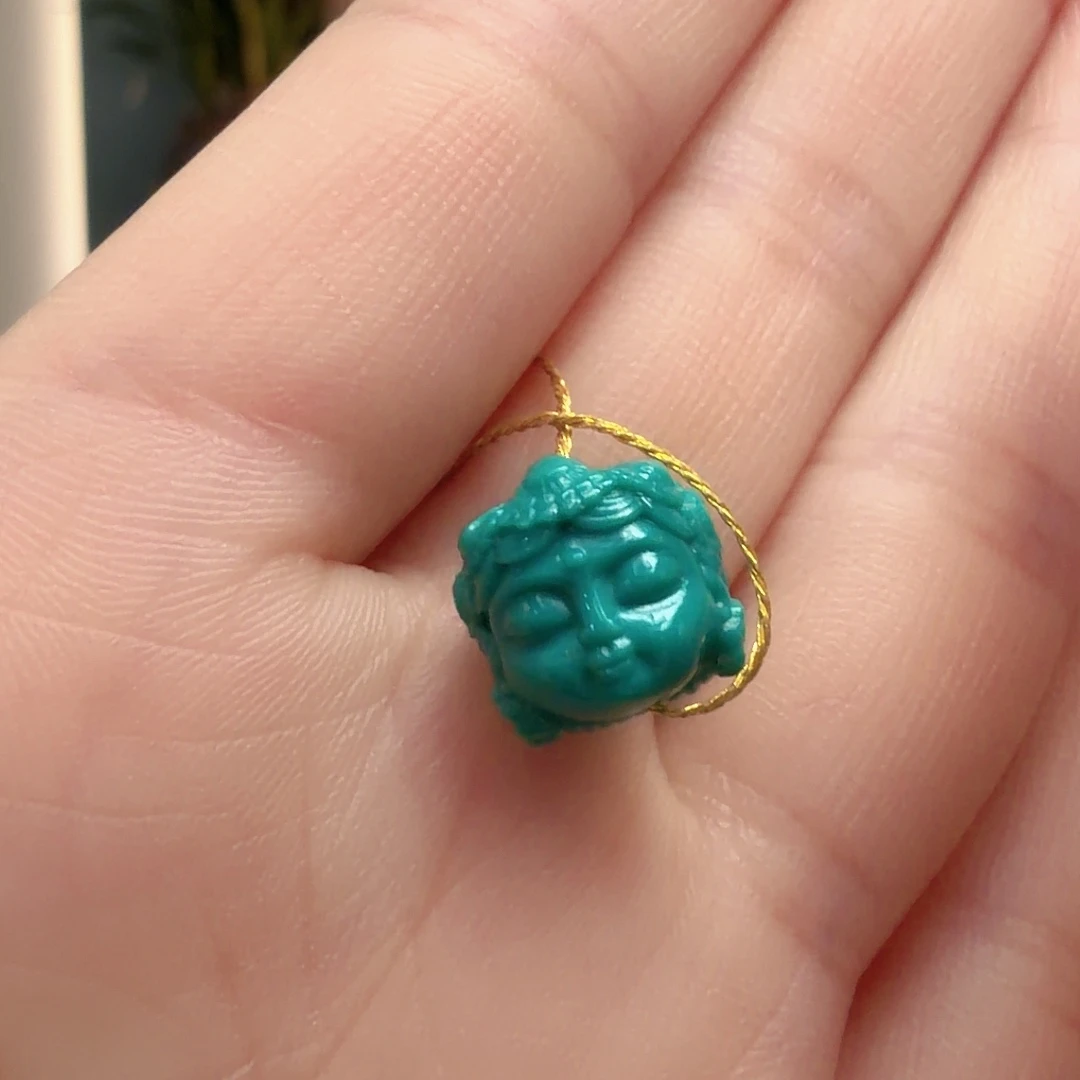 绿松石未镶嵌颈饰