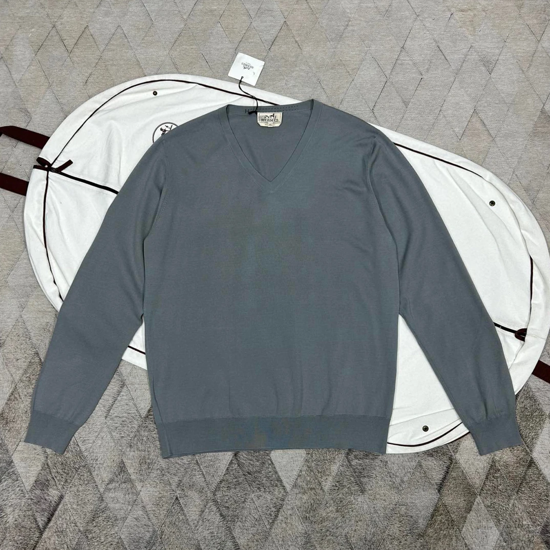 全新未使用 Hermes/爱马仕 127130 男款大象灰羊毛衫