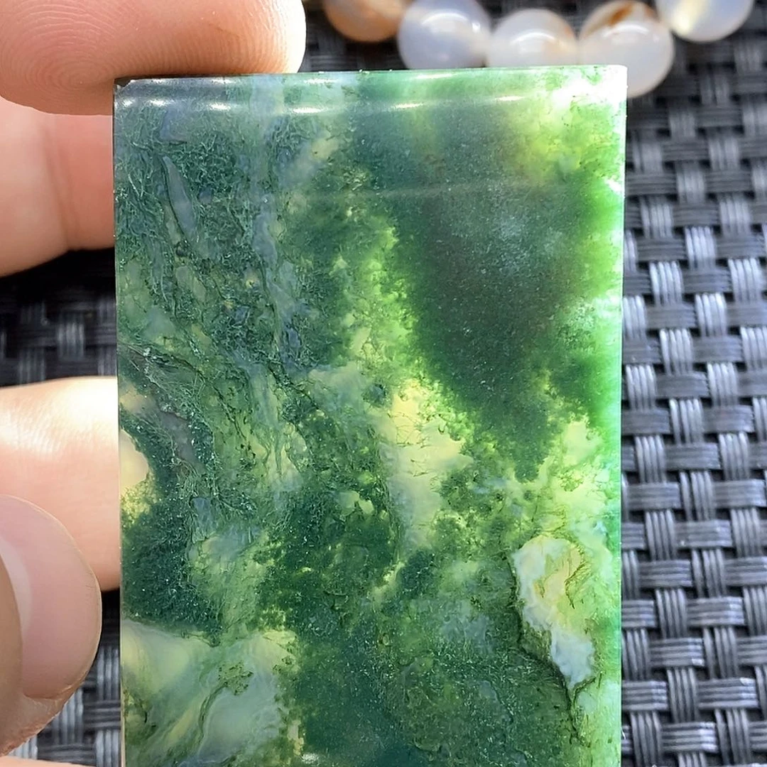 玛瑙/玉髓颈饰未镶嵌?