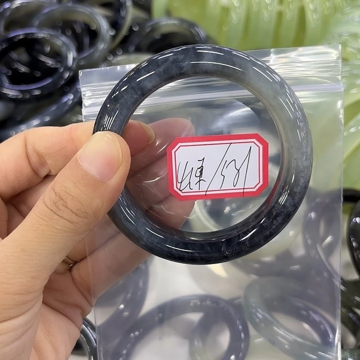 出***单蛇纹石玉未镶嵌岫玉手镯