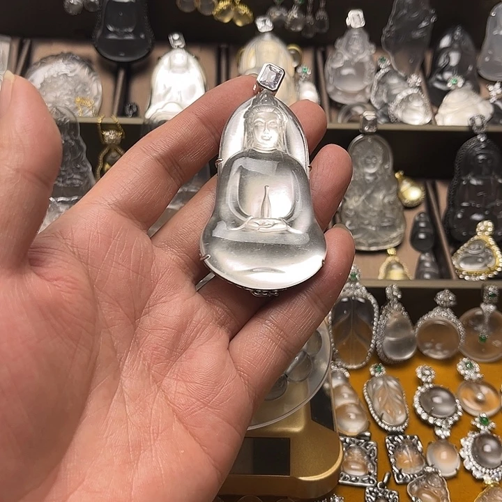 行***运石英质玉银S925镶嵌观音