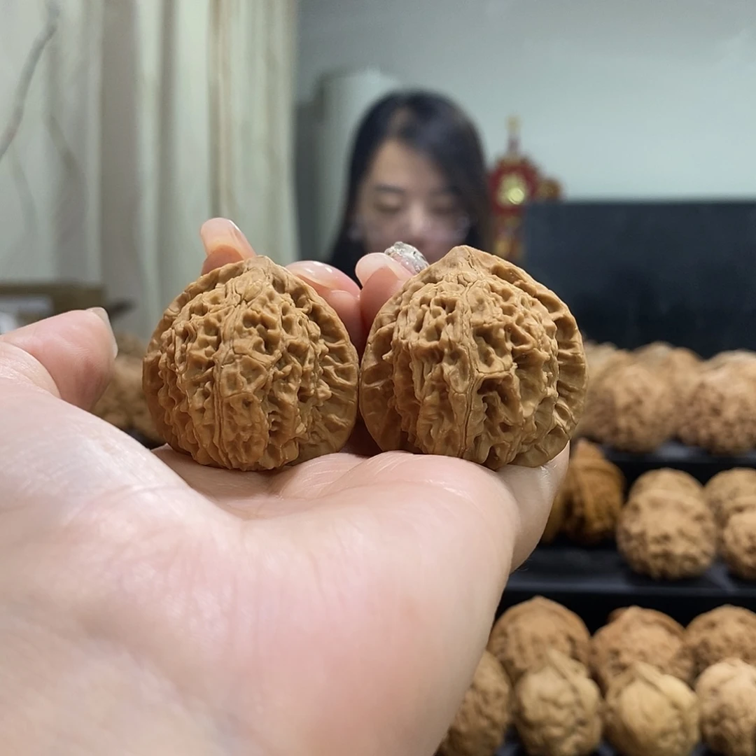 把件文玩核桃36蚂蚁沟有黄
