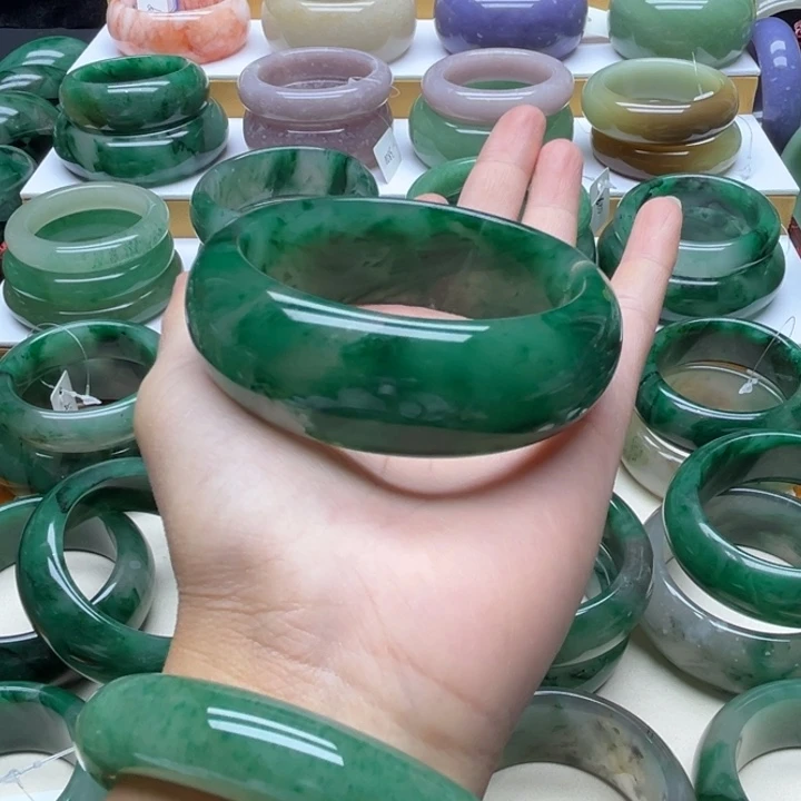 石英质玉（非洲翠）未镶嵌手镯