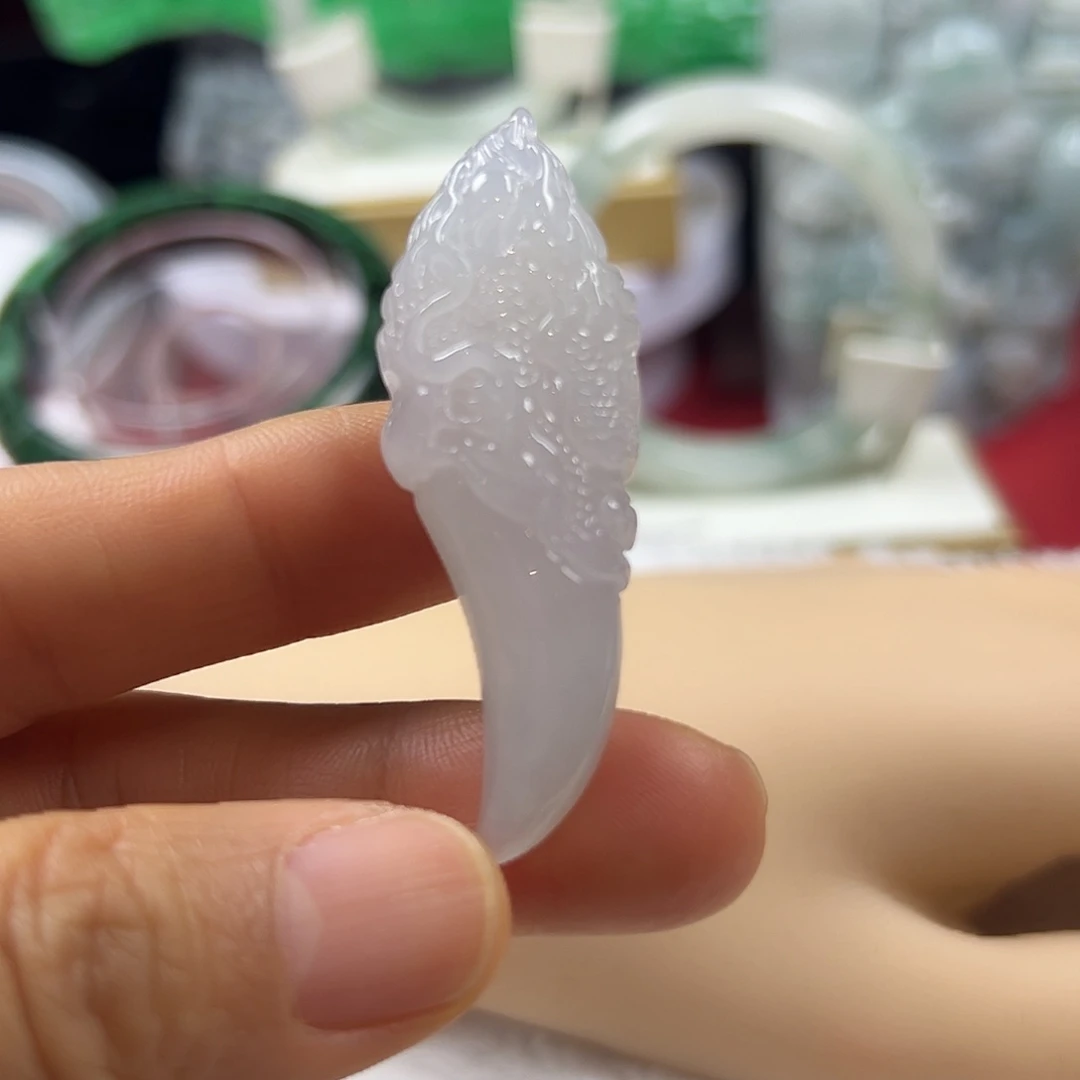 颈饰未镶嵌翡翠缅甸天然A货翡翠龙牙吊坠