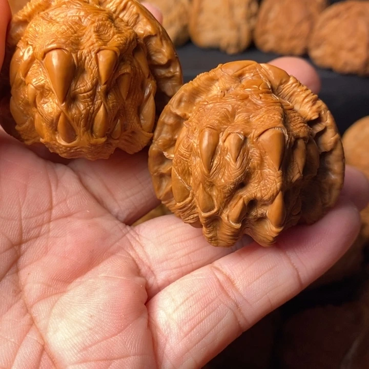 文玩核桃把件吞噬