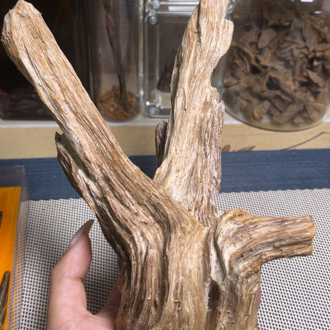 沉香越南都彭根部香143克