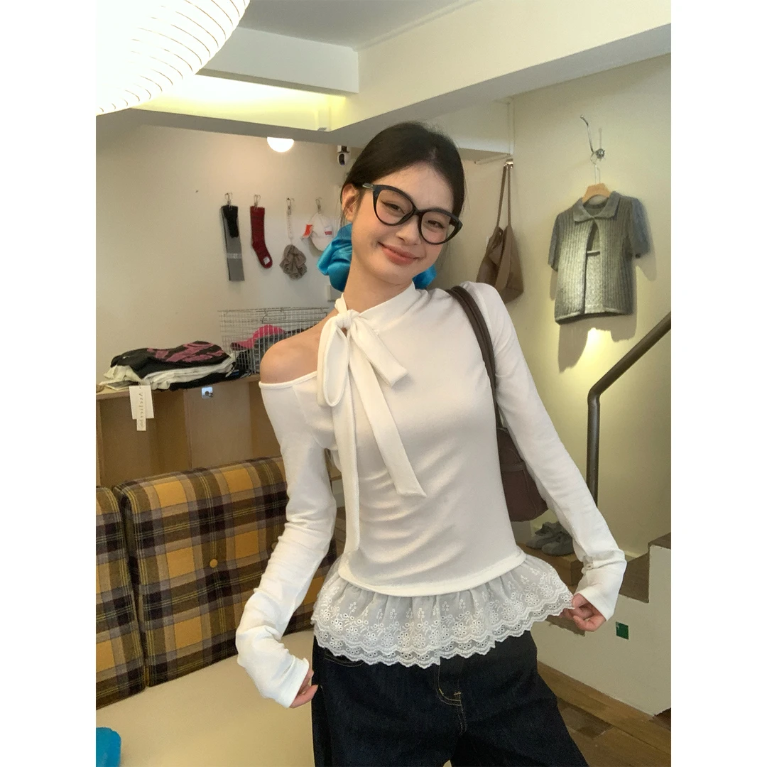 宋正恩9/22 10:00AM上新【设计款内搭~绑带拼接蕾丝露肩T恤】可提