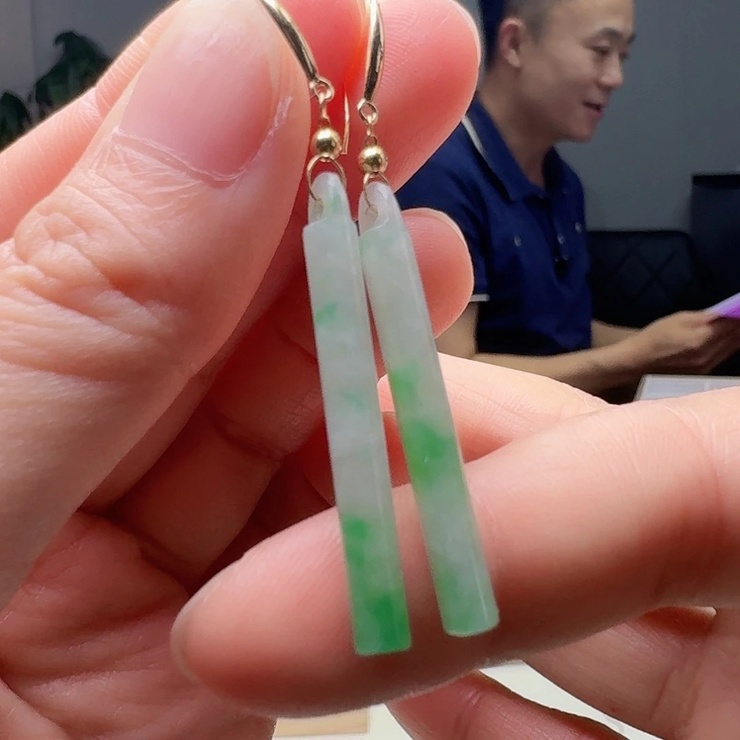 翡翠18K金镶嵌耳饰天然