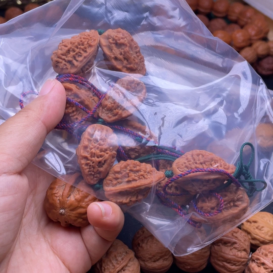 ****，吊坠文玩核桃绣花鞋