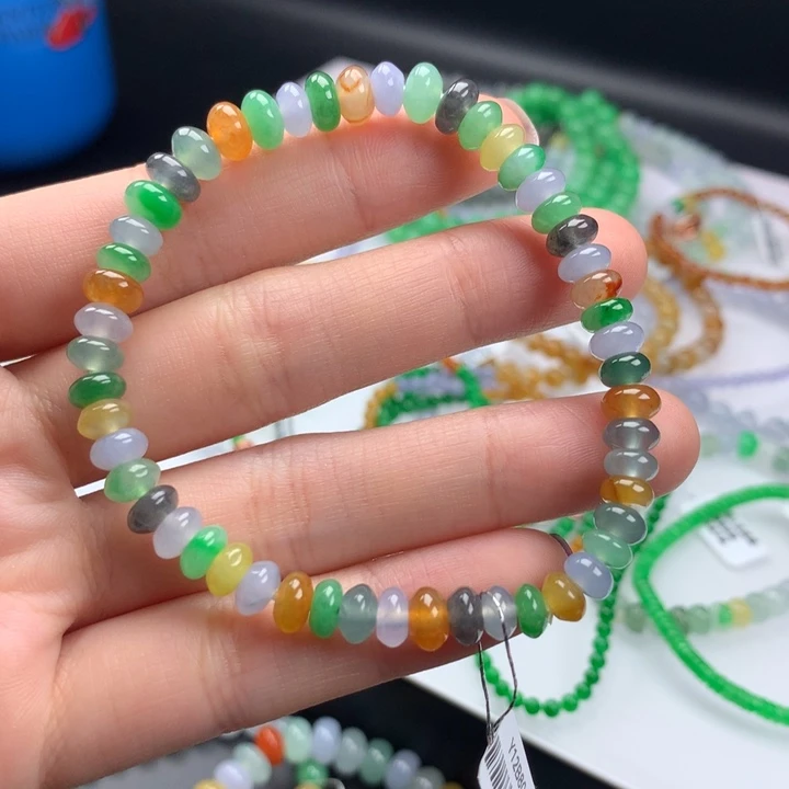 翡翠手镯未镶嵌卡