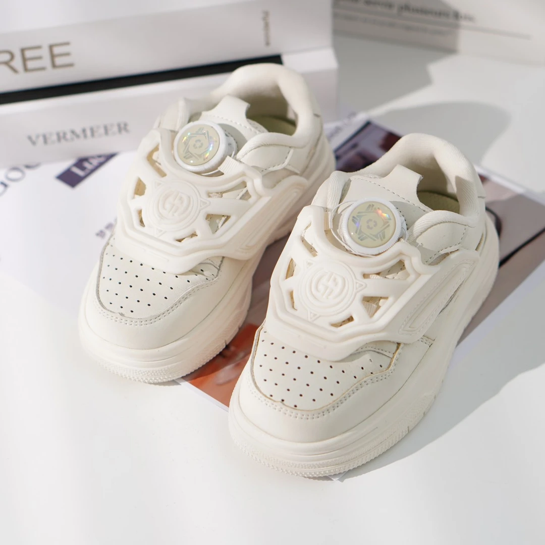 一路童行【哪】3080241 时尚简约儿童休闲运动鞋春季商场撤柜