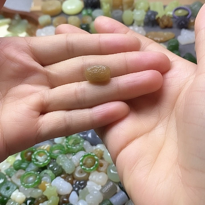 未镶嵌和田玉挂件牡丹花桶珠