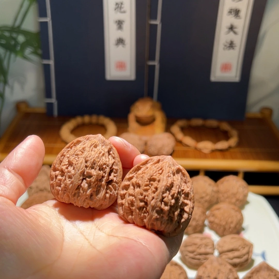 *****文玩核桃把件密纹狮子头