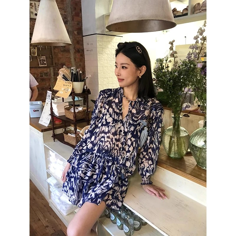法式气质个性印花V领慵懒感长袖衬衣+迷你短裙两件套套装女ins潮