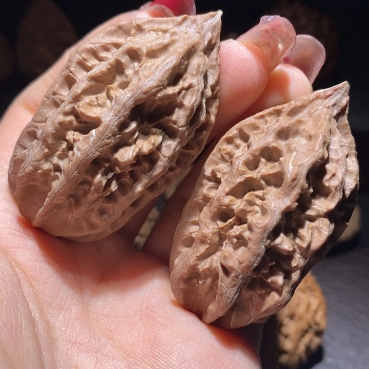 文玩核桃把件东北楸子52