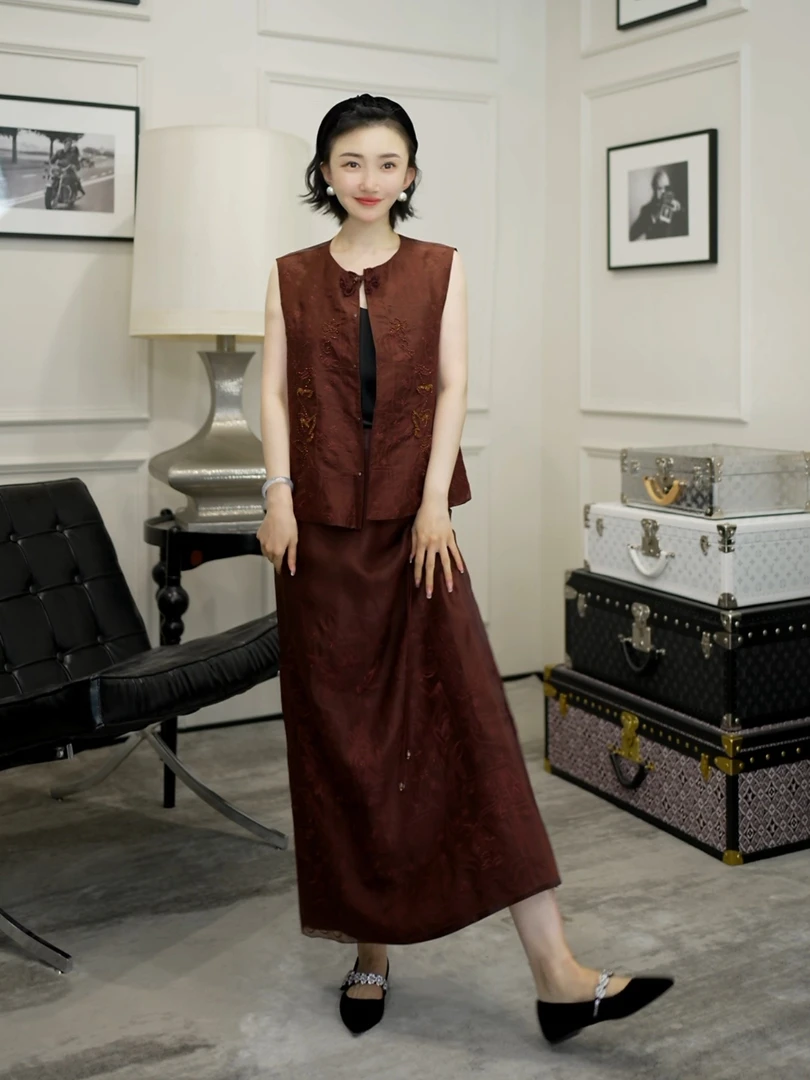 Betty Bairn【小重山  · 套装】老料桑蚕丝刺绣马甲套装25B-BW10273