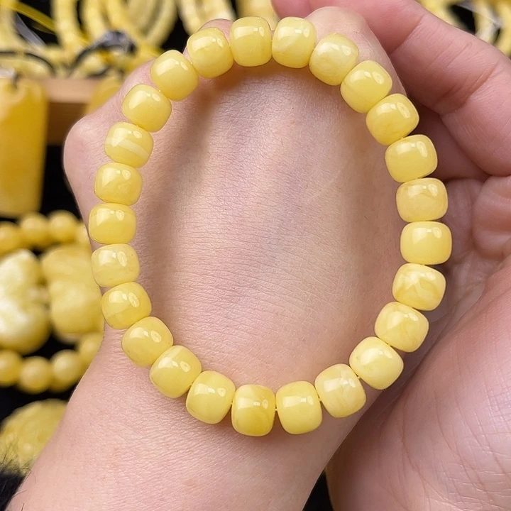 琥珀未镶嵌颈饰琥珀