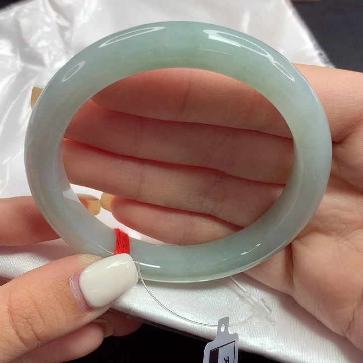 翡翠手镯未镶嵌U****乐57圈