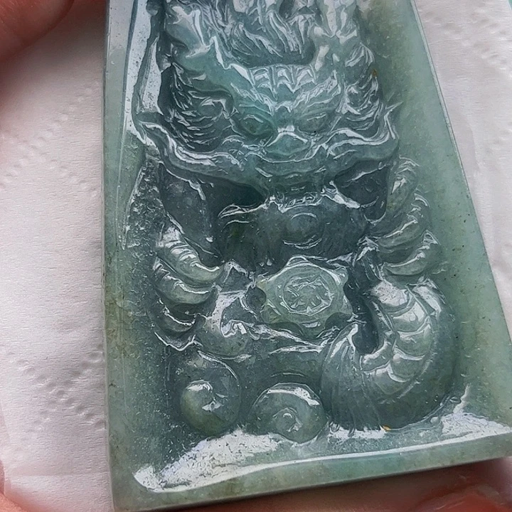 翡翠未镶嵌颈饰挂件