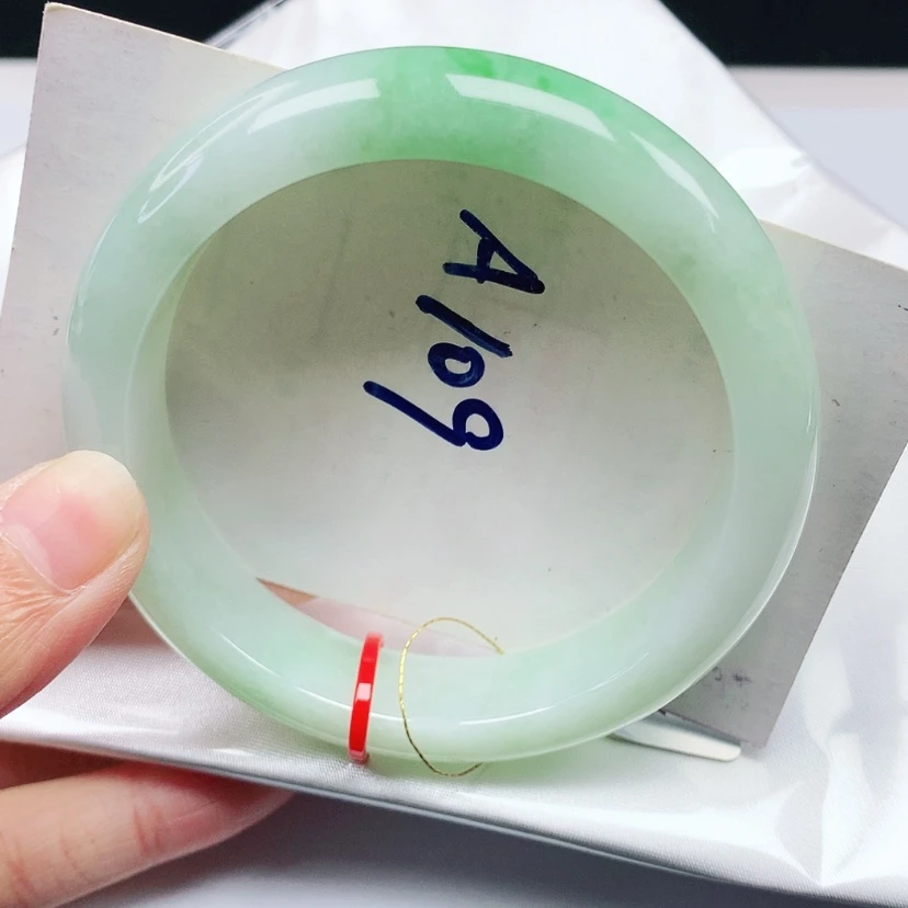 【闪购商品】翡翠手镯未镶嵌57圈