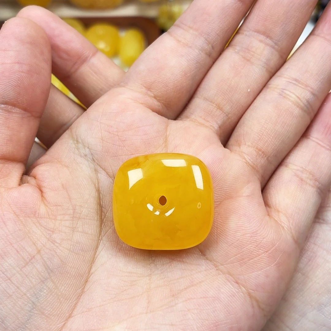 未镶嵌颈饰蜜蜡焦皮方扣