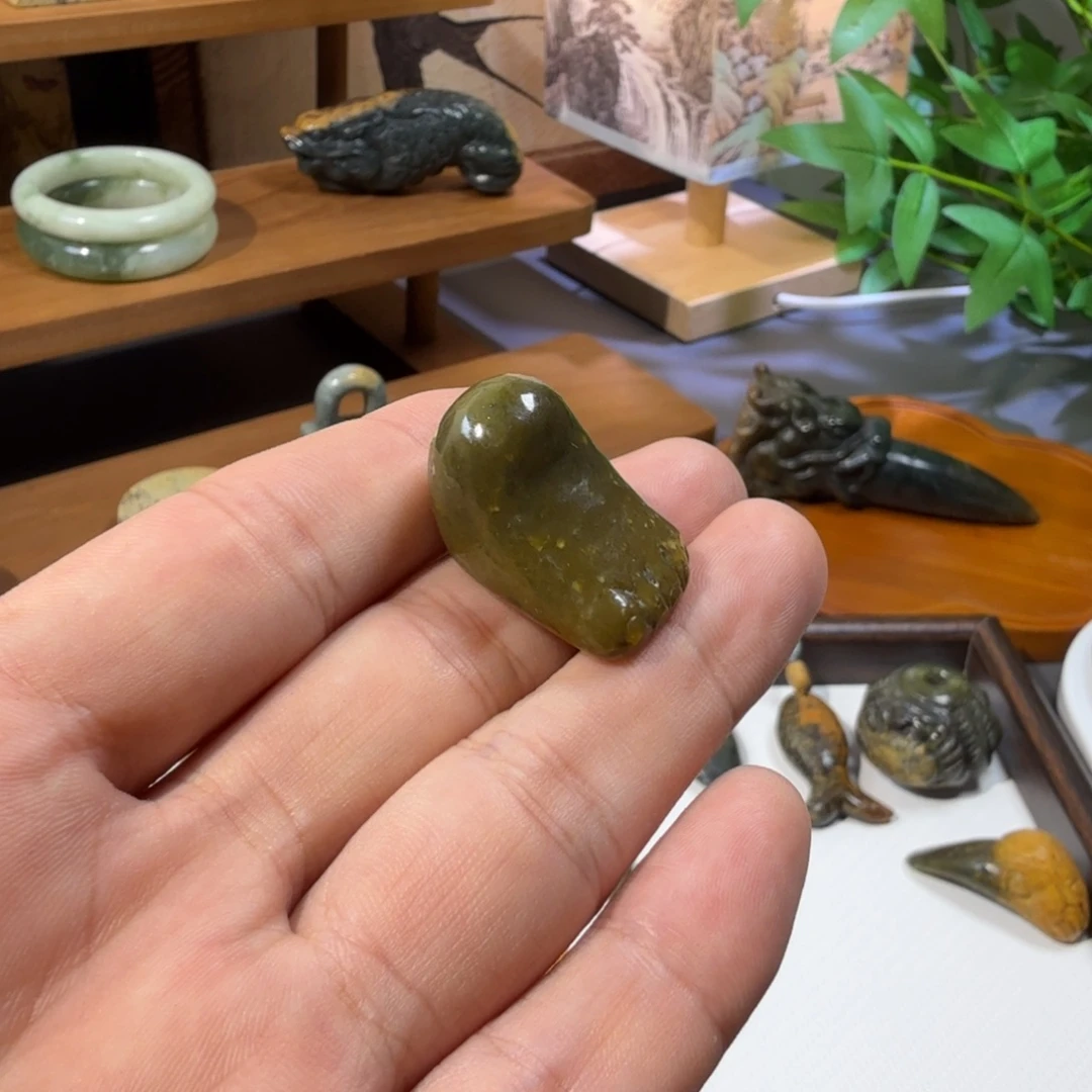 天***o岫岩河磨玉（透闪石质玉）未镶嵌颈饰