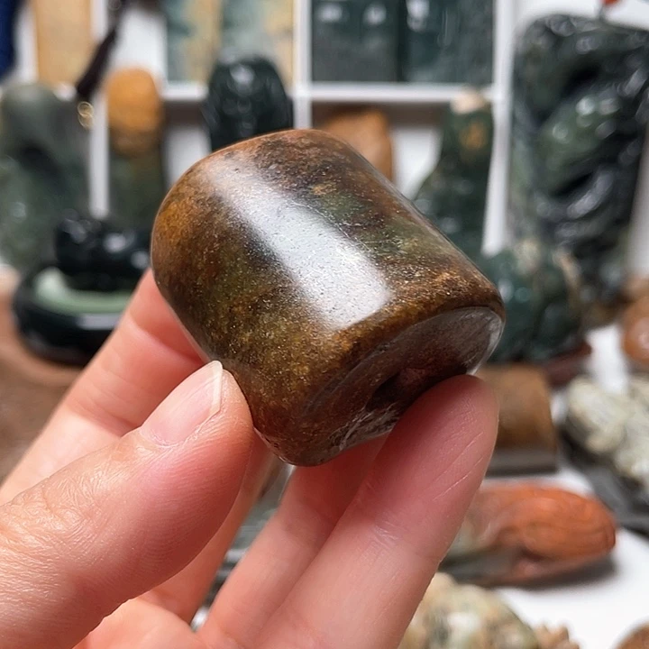 未镶嵌岫岩河磨玉（透闪石质玉）挂件