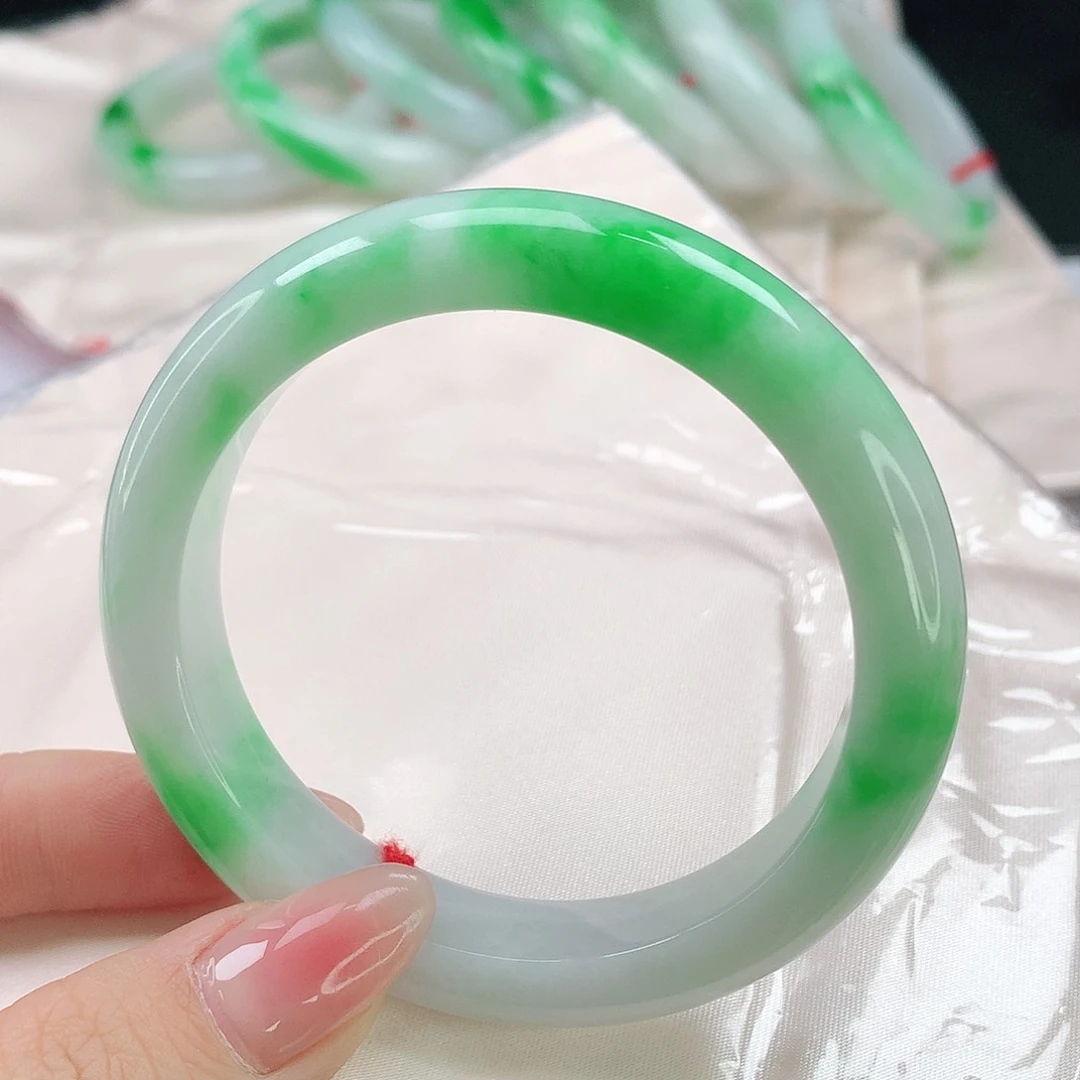 未镶嵌手镯翡翠819