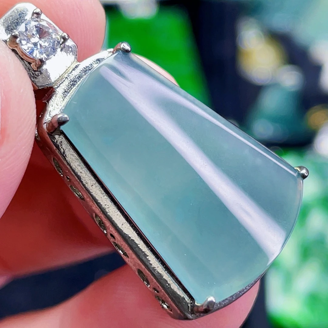 翡翠未镶嵌颈饰010