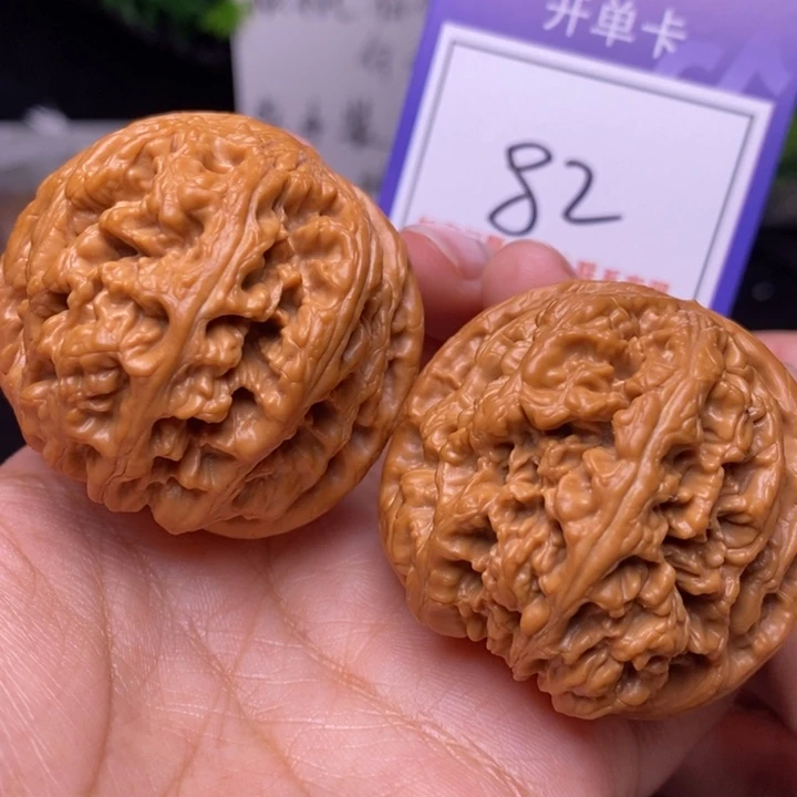 文玩核桃把件45球筋82