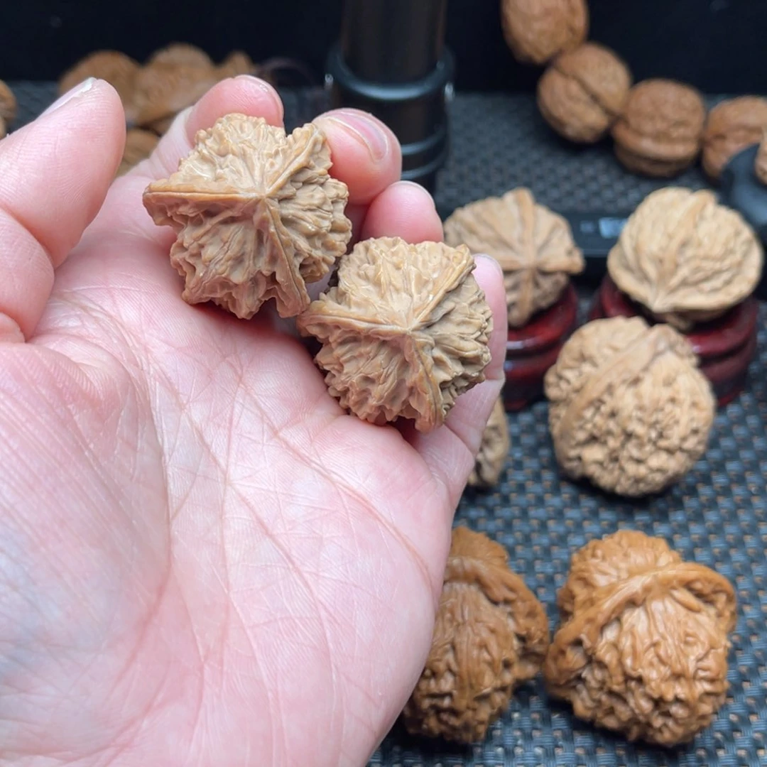 文玩核桃吊坠不****义盘山三棱