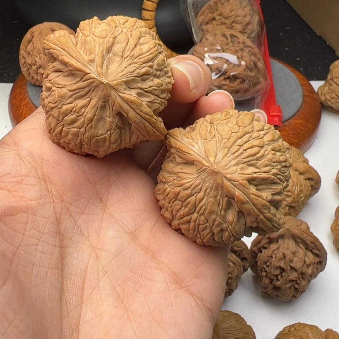 文玩核桃吊坠泥鳅背42全品