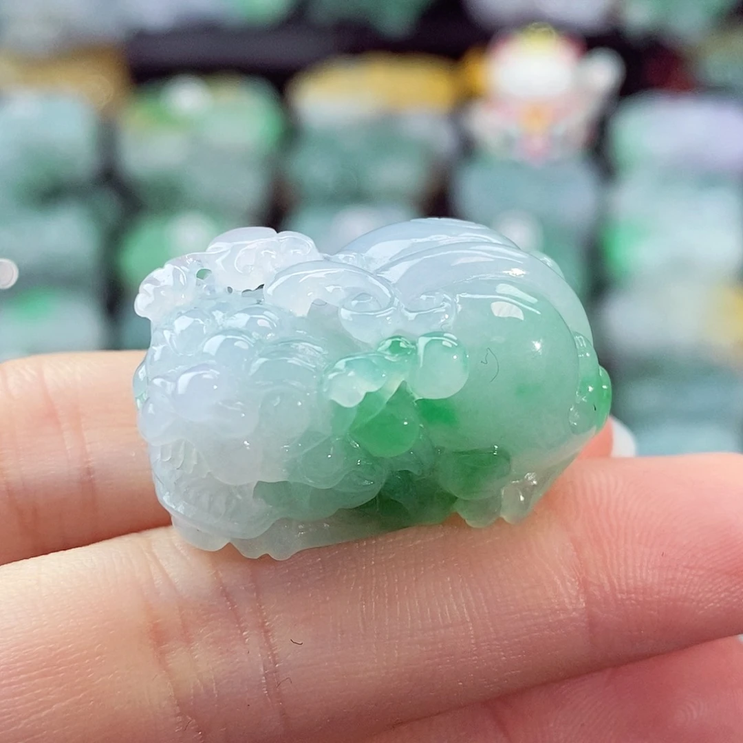 颈饰未镶嵌翡翠天然