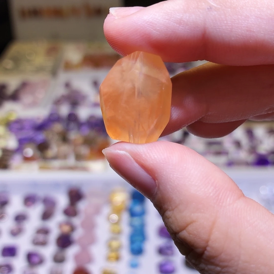 水晶吊坠(不含链)未镶嵌红兔毛 打孔定制不退换