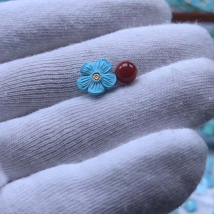 南红玛瑙未镶嵌珠宝奇石