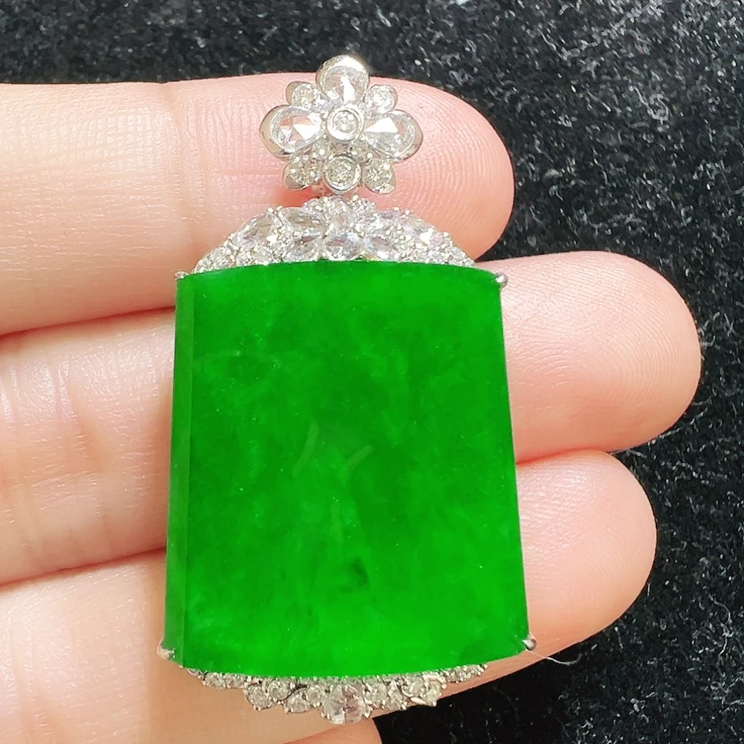 翡翠18K金镶嵌耳饰