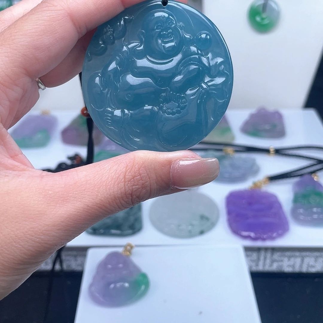 翡翠吊坠(赠链)未镶嵌