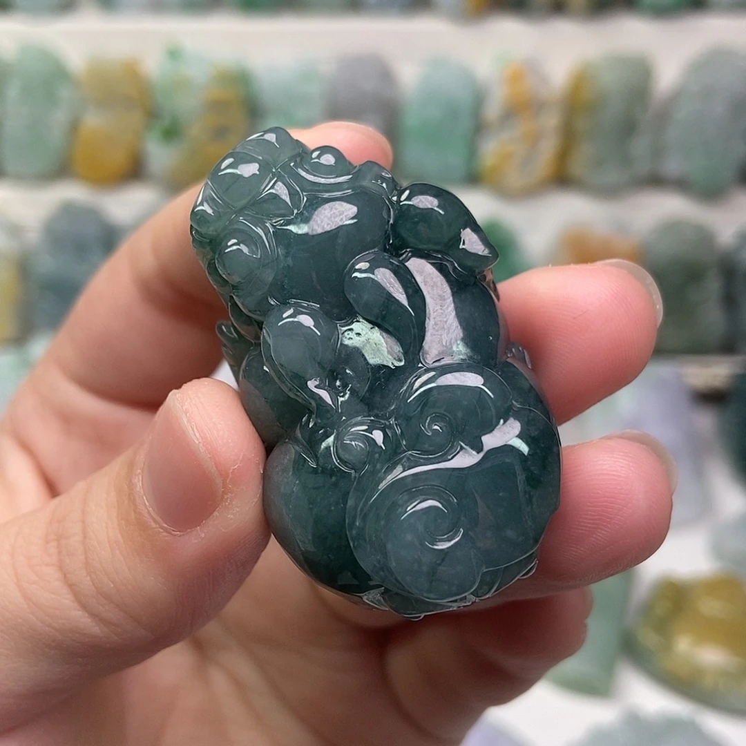 翡翠未镶嵌吊坠(赠链)