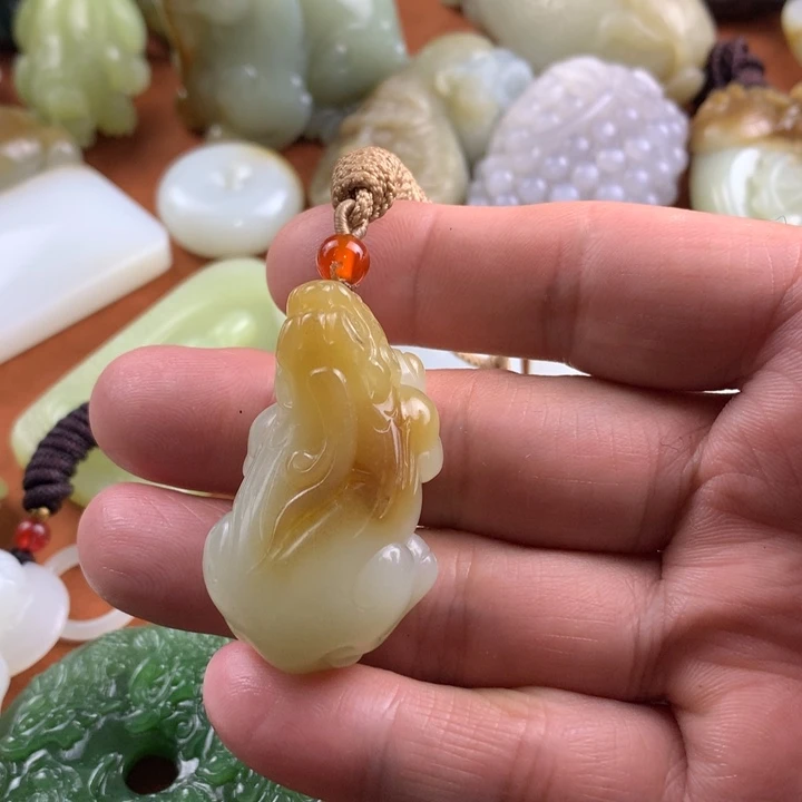 未镶嵌和田玉挂件