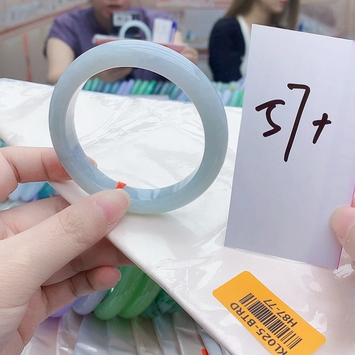 翡翠手镯未镶嵌If
