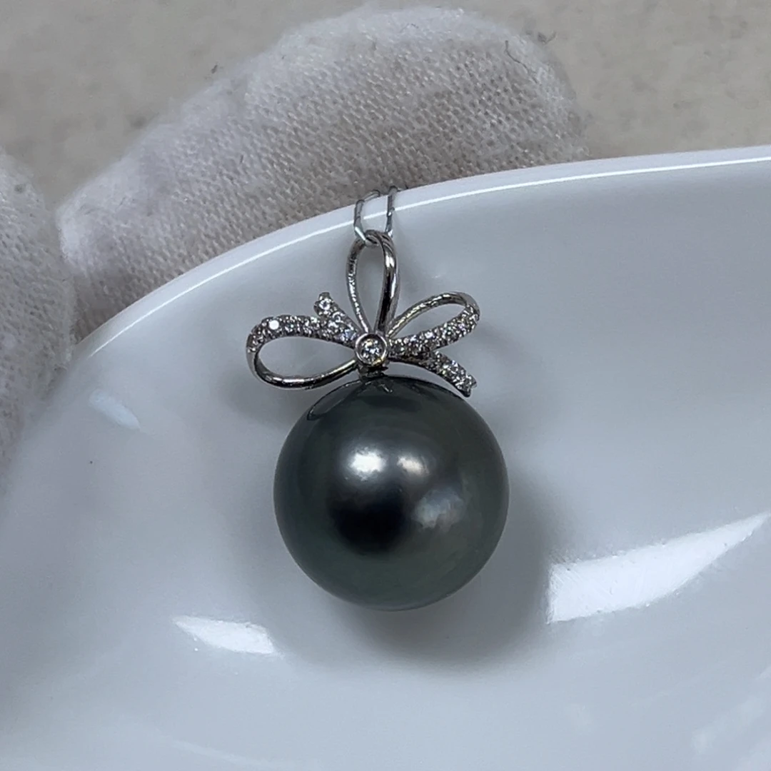 颈饰海水珍珠18K金镶嵌12.4mm