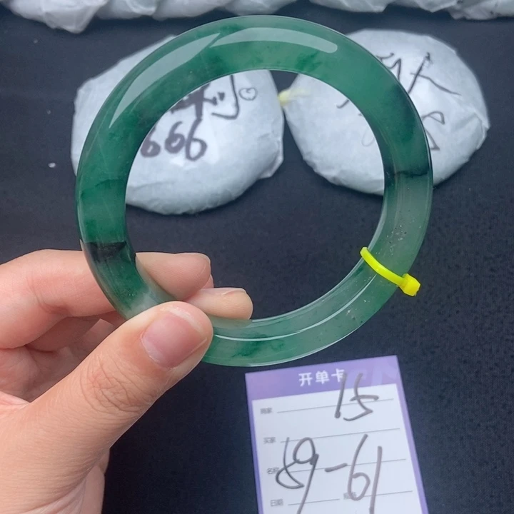 石英质玉（非洲翠）手镯未镶嵌15