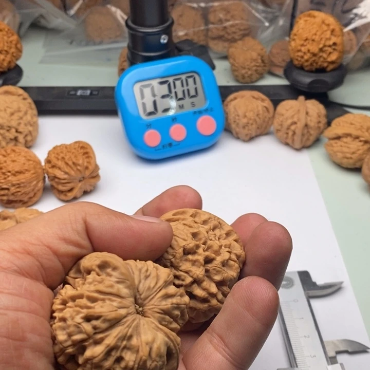 文玩核桃吊坠执*。1111111111111111