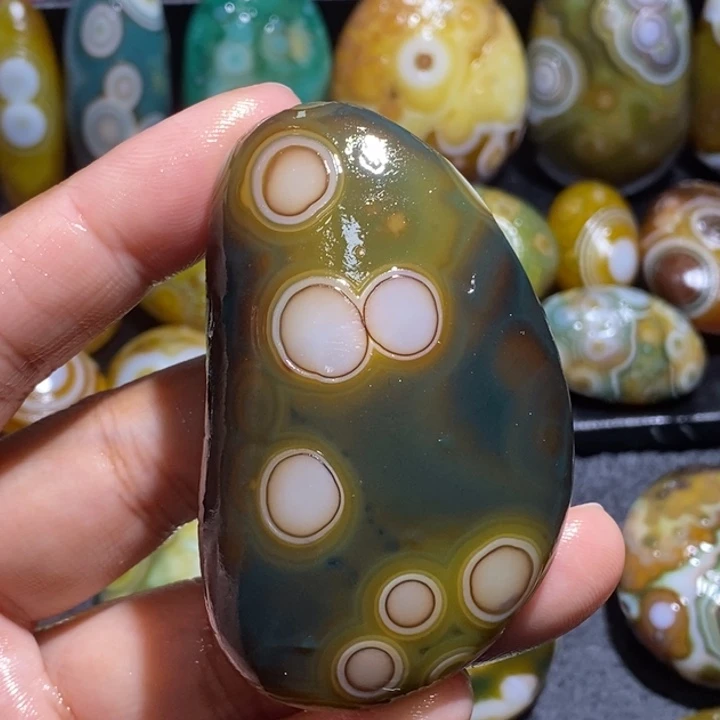玛瑙/玉髓未镶嵌珠宝半成品65