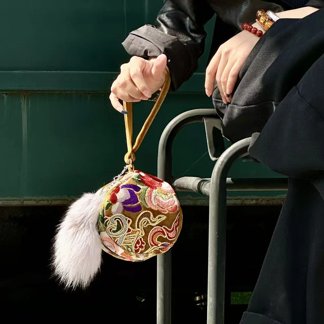 中式刺绣玲珑包 打籽盘金绣高品刺绣手拎包