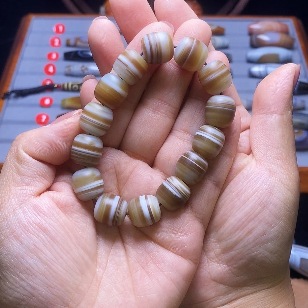 雪***狐玛瑙/玉髓未镶嵌颈饰