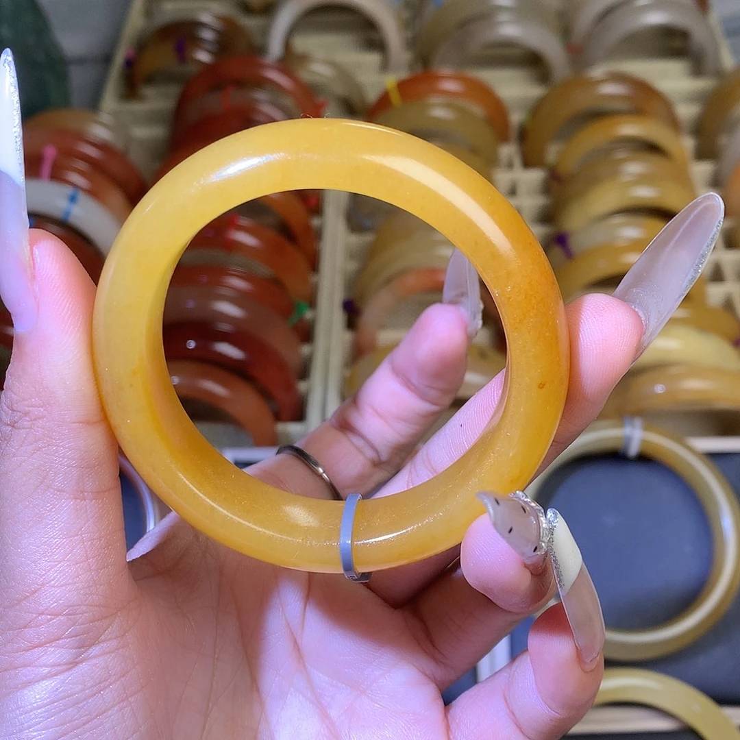 石英质玉未镶嵌手镯