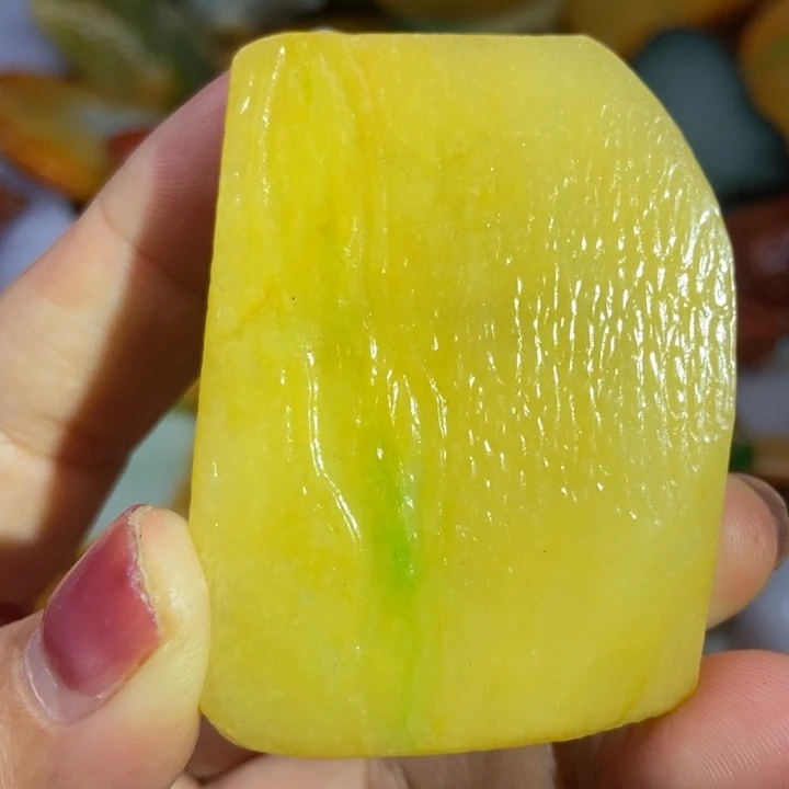 翡翠未镶嵌颈饰缅甸