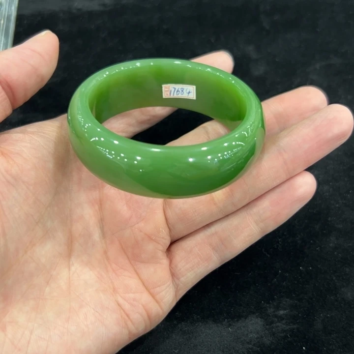 李***咪和田玉未镶嵌手镯内径52.2