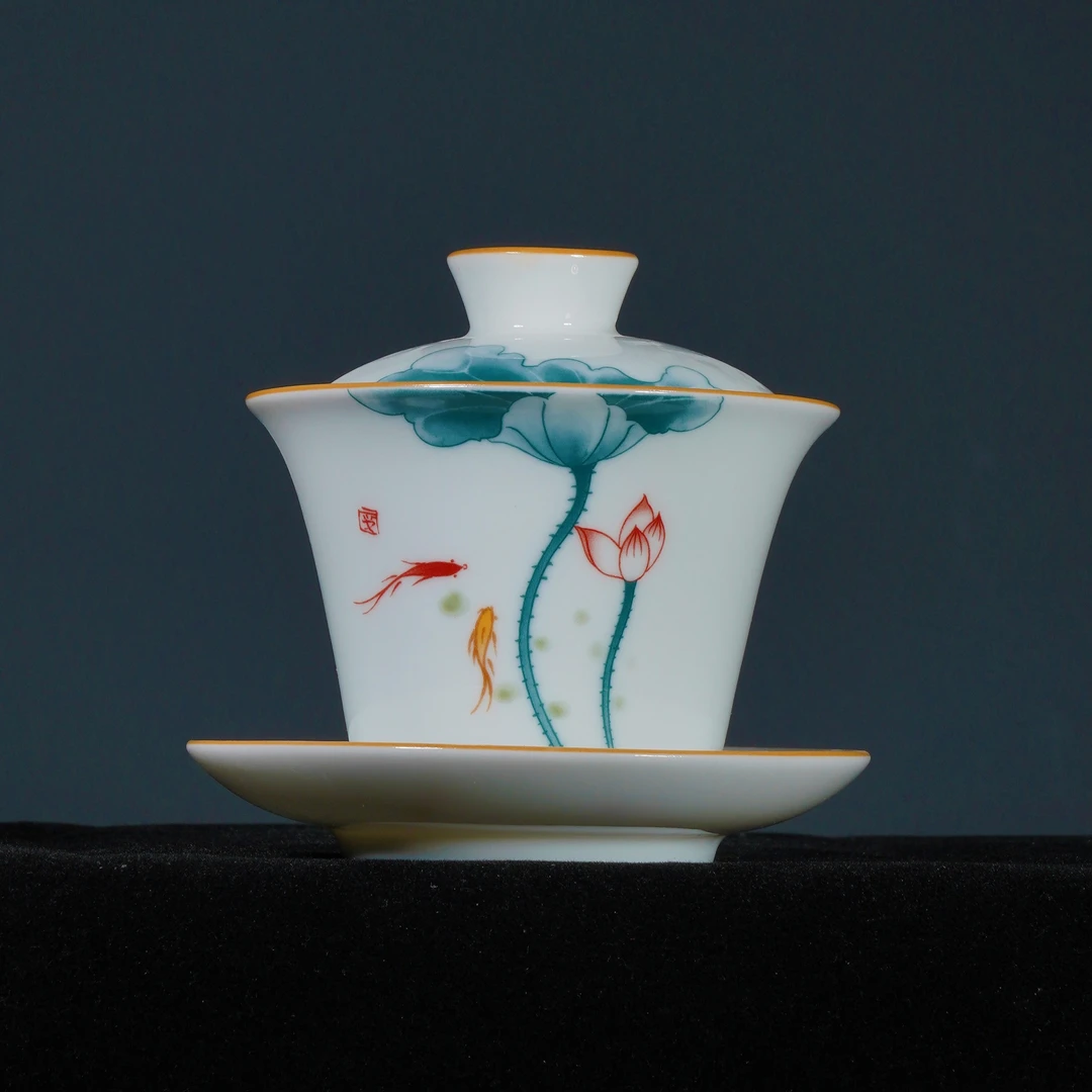家用陶瓷盖碗绘鱼戏莲间三才盖碗中式手工茶具茶碗容量150CC